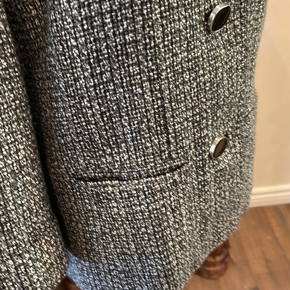 JM Collection sz 8 vintage 4 buttoned lined jacket with pockets and cuffs. - Picture 2 of 11